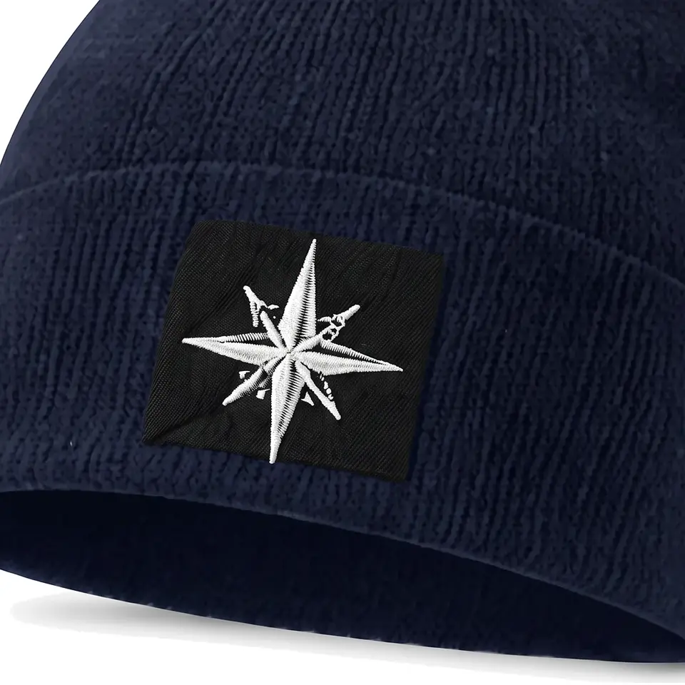 Summit beanie in Navy: close-up of the cuff patch