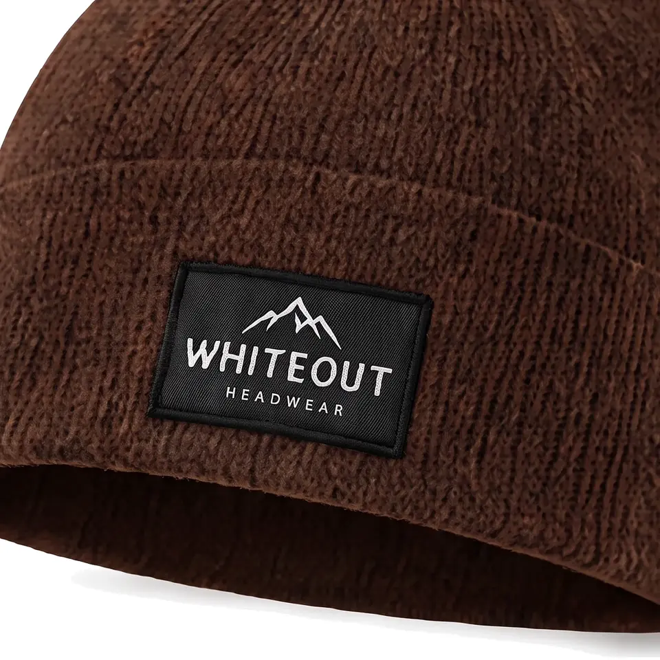 Zermatt beanie in Brown: close-up of the cuff label